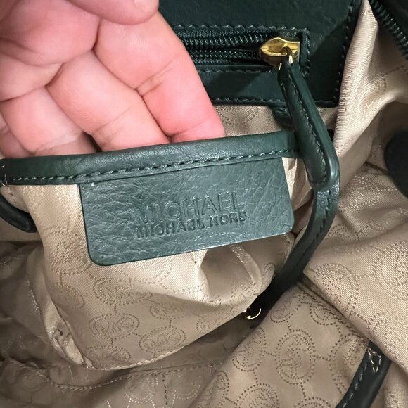 Michael Kors pebble leather handbag Jet set tote in green - Picture 7 of 8